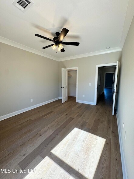 Building Photo - 115 Southern Oak Wy