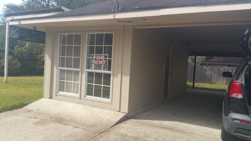 Bonus room - 10158 Azrok Ave