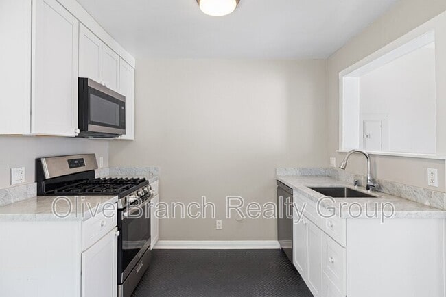 Building Photo - 12827 Rubens Ave