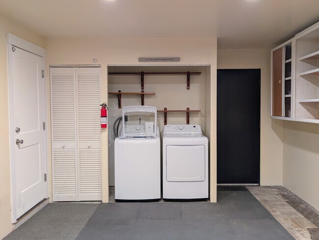 Building Photo - Refined 4BR House + private office, EV, ga...