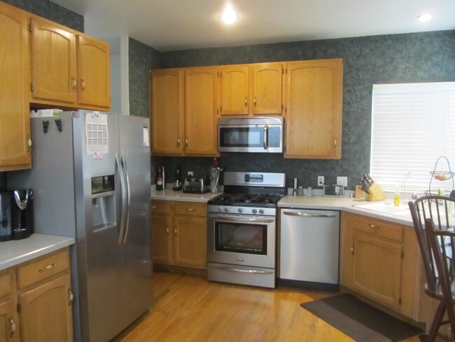 Kitchen - 10753 Jordan Ct