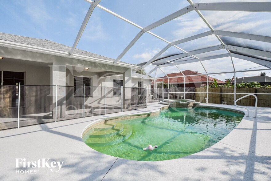 Building Photo - 120 SE 46th St