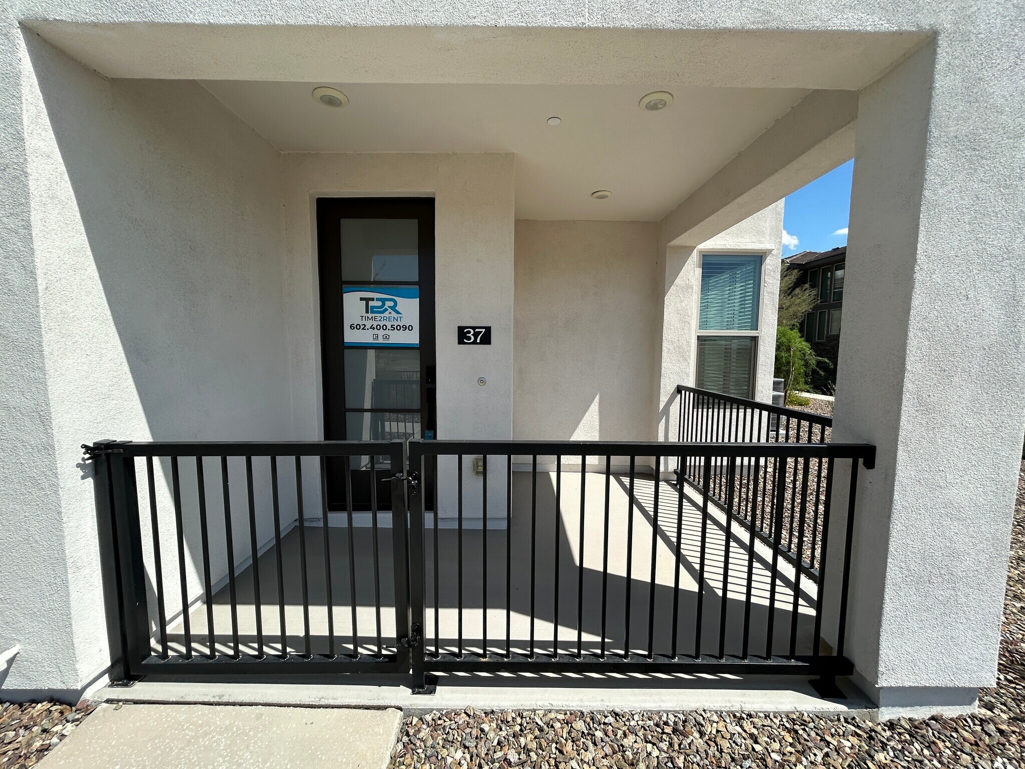 Building Photo - 2121 W Sonoran Desert Dr