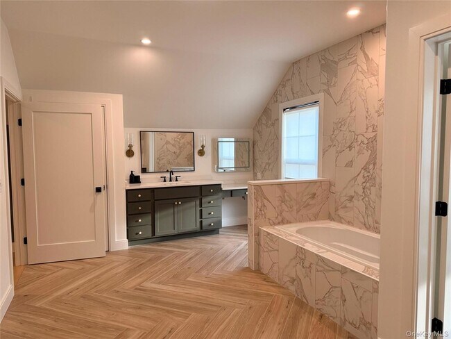 Building Photo - 6 Conifer Ct