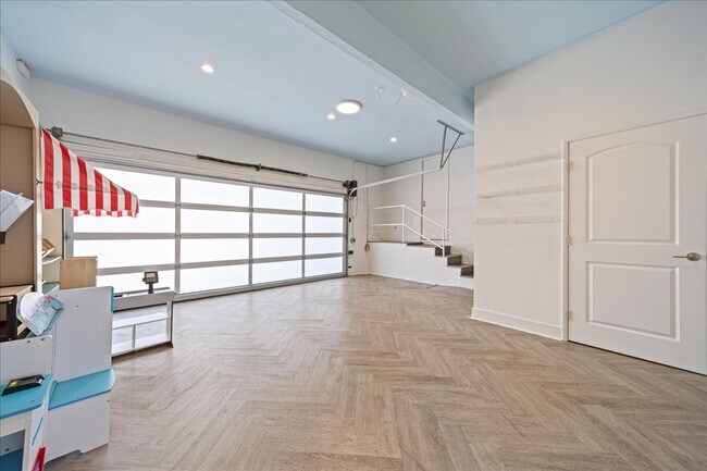 Building Photo - 1455 S Castello-