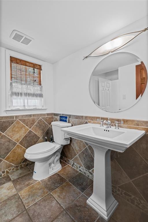 Building Photo - 5291 Manhasset Cove