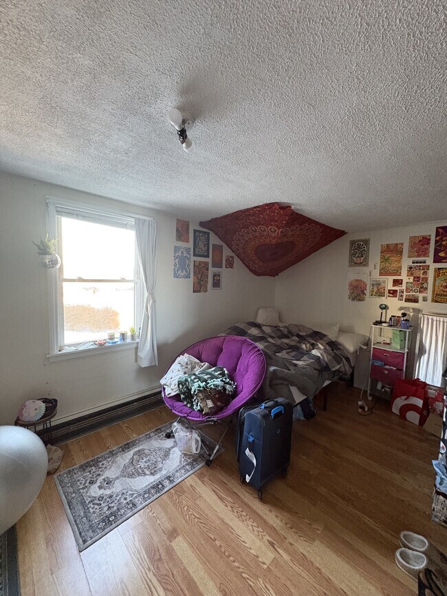 Building Photo - 204 Belchertown Rd