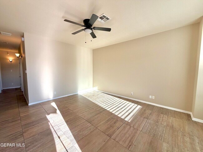 Building Photo - 11145 Eleanor Coldwell Ln