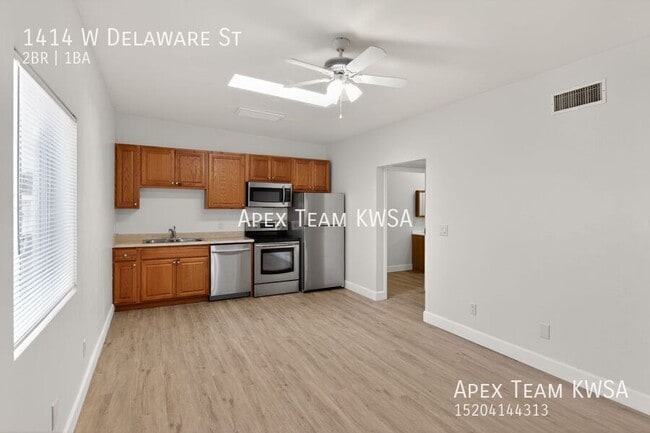 Building Photo - 1414 W Delaware St