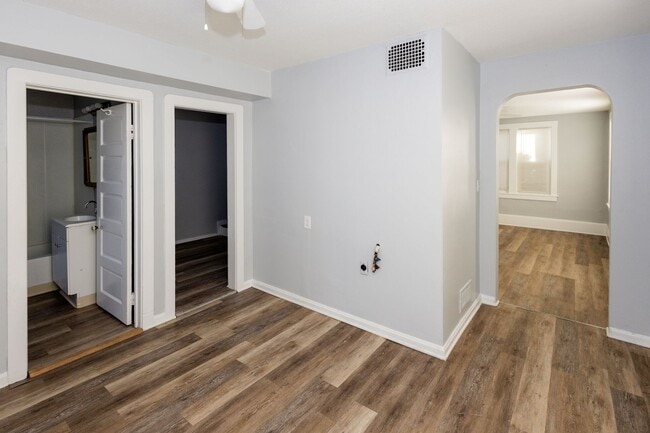 Building Photo - 3132 West 33rd-