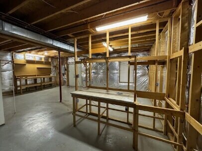 Building Photo - Move In Special 1/2 Off First Full Month with move in by 4/20/2026 - Pet Friendly 4-Bedroom Retre...