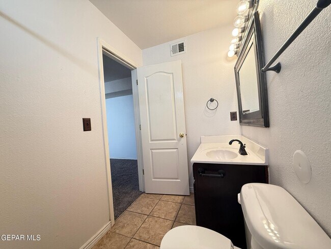 Building Photo - 14057 Tierra Delfin Dr