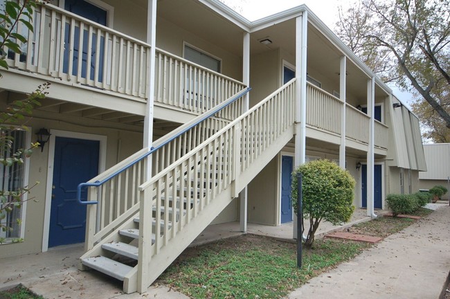 Building Photo - The Grove at Nolan Creek