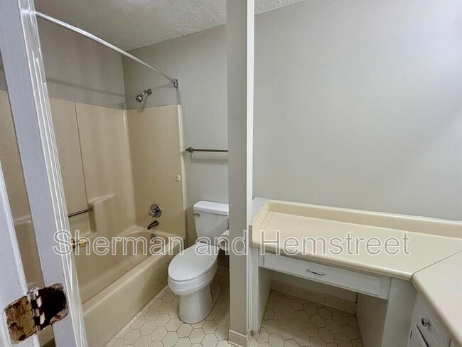 Building Photo - 2139 Holt St