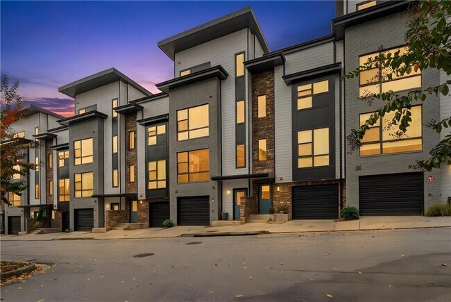 Building Photo - 53 Moda Ln