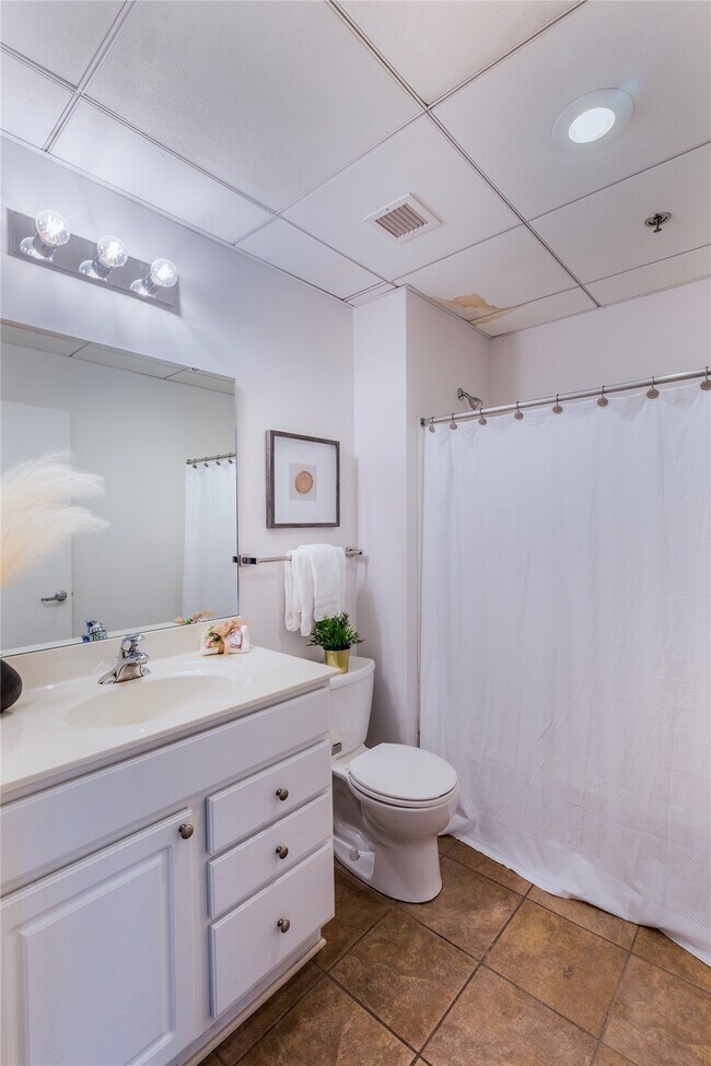 Building Photo - 1511 Locust St