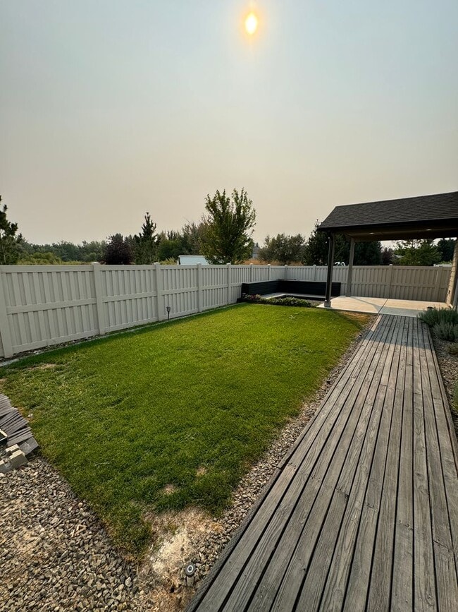 Building Photo - Charming 3-bedroom, 2-bathroom home locate...