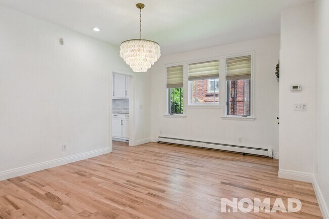Building Photo - Stunning 5BR House in Denver