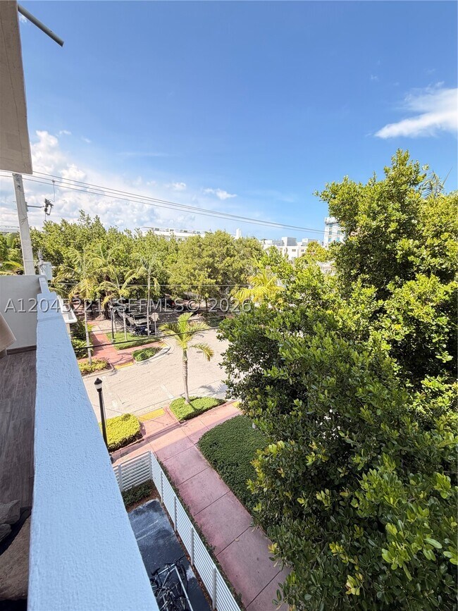 Building Photo - 360 Meridian Ave