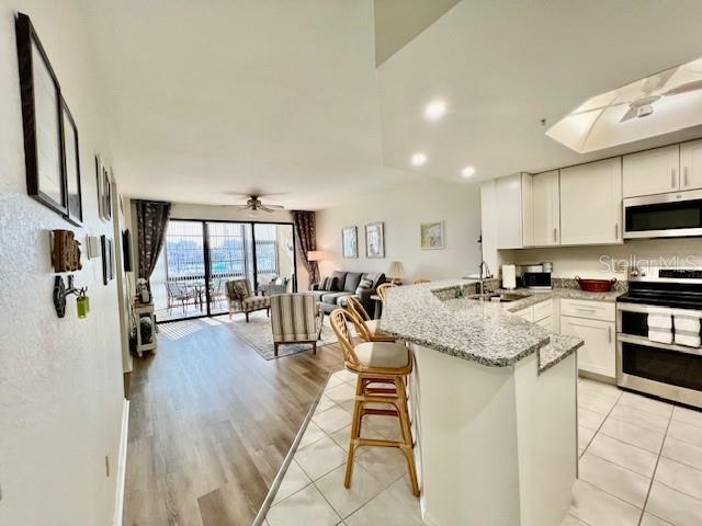 Building Photo - 3020 Matecumbe Key Rd