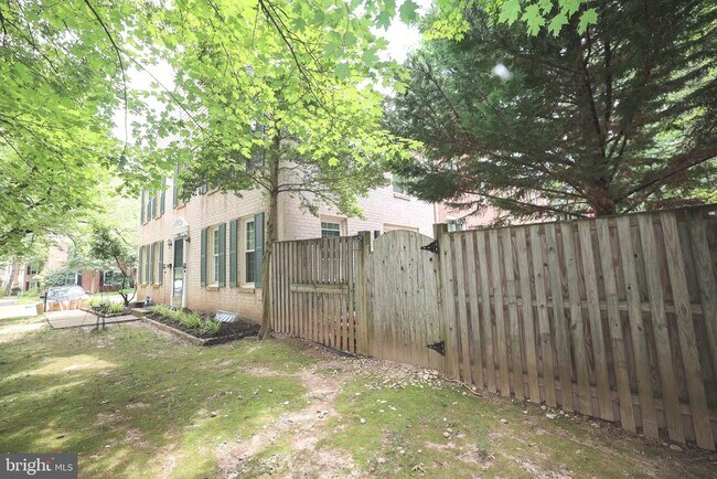 Building Photo - 2400 Ansdel Ct