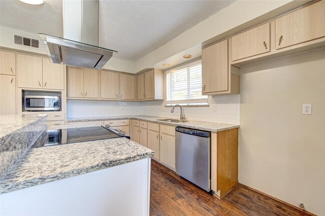 Building Photo - 24119 Silversmith Ln