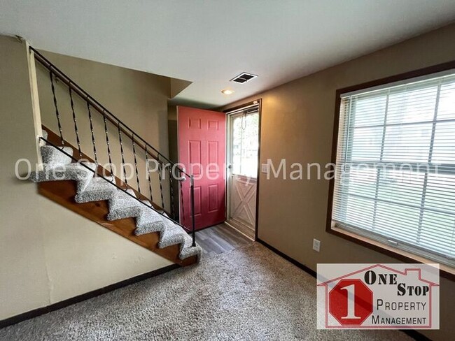 Building Photo - Cute 3 Bedroom, 1 Bath in North Kansas Cit...