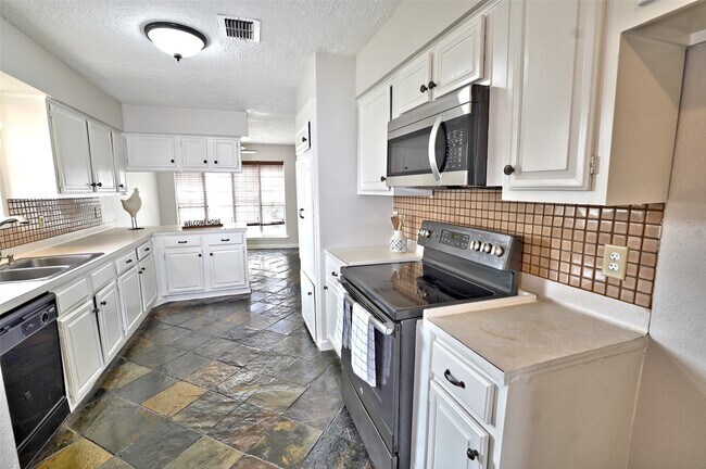 Building Photo - 11203 Verlaine Dr