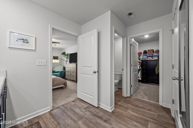 Building Photo - 387 High Ridge Ct