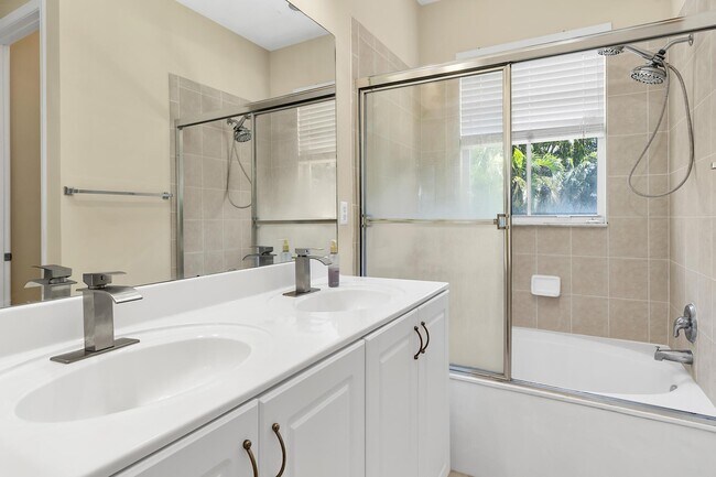 Building Photo - 228 Lake Monterey Cir