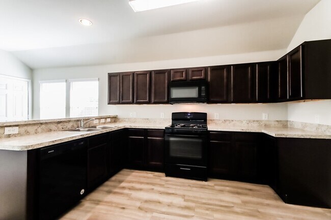 Building Photo - 22350 Porter Mountain Trl