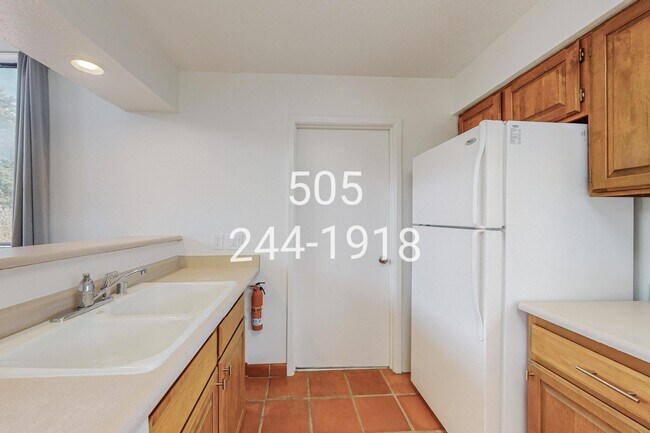 Building Photo - 876 Tramway Ln Ct NE