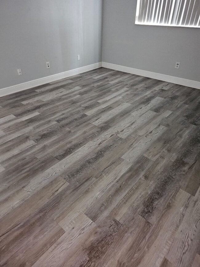 Building Photo - Essex Park Villas Condominium