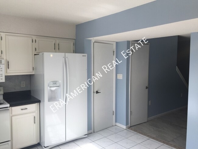 Building Photo - 27 11th St