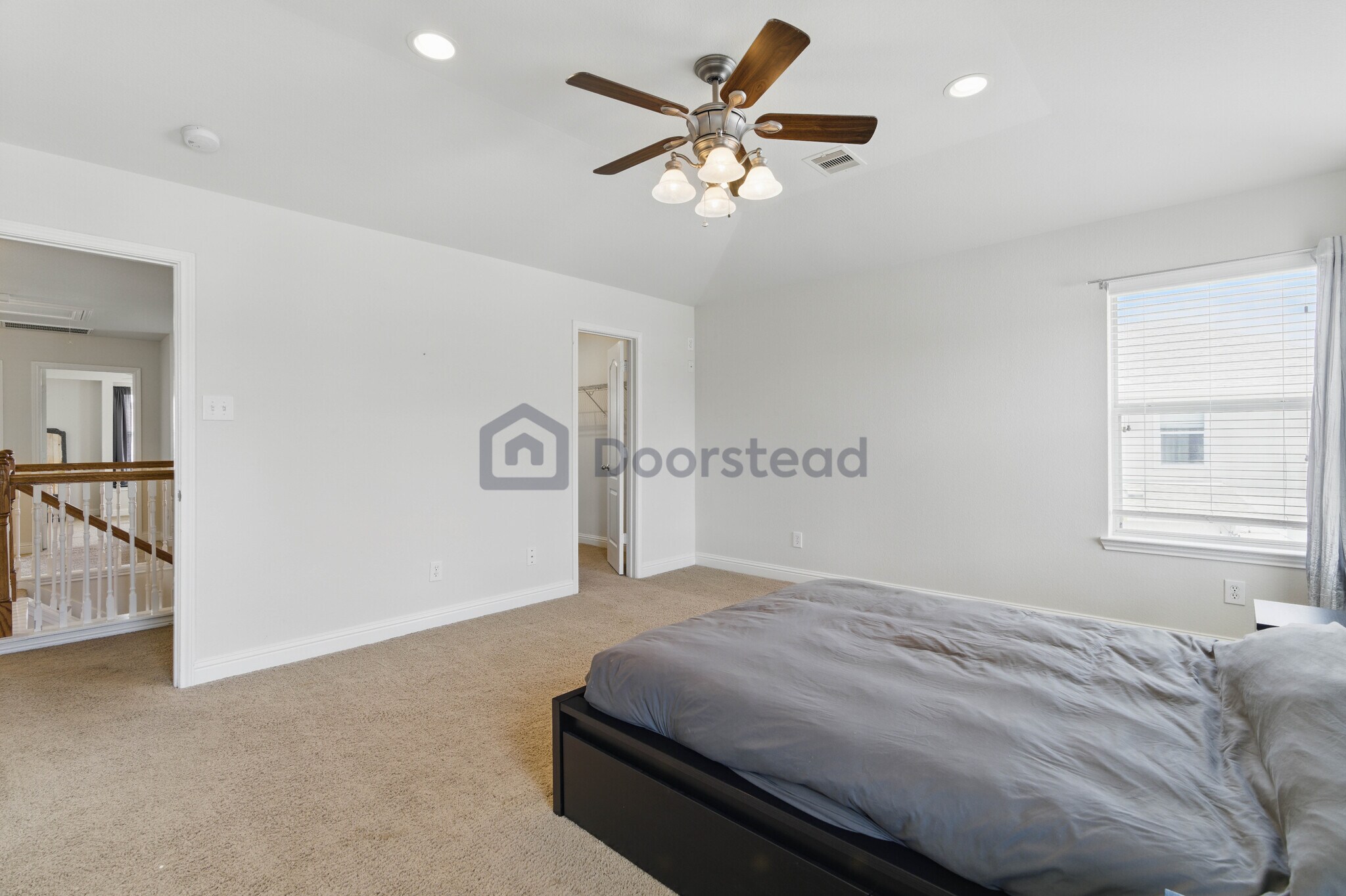 Building Photo - 16030 Summerville Lake Dr