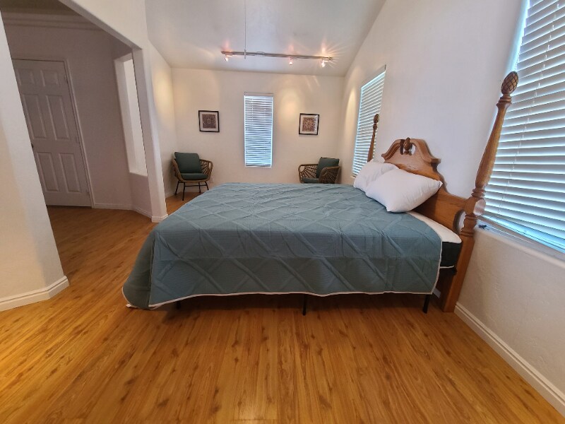 Building Photo - 991 N 2100 W