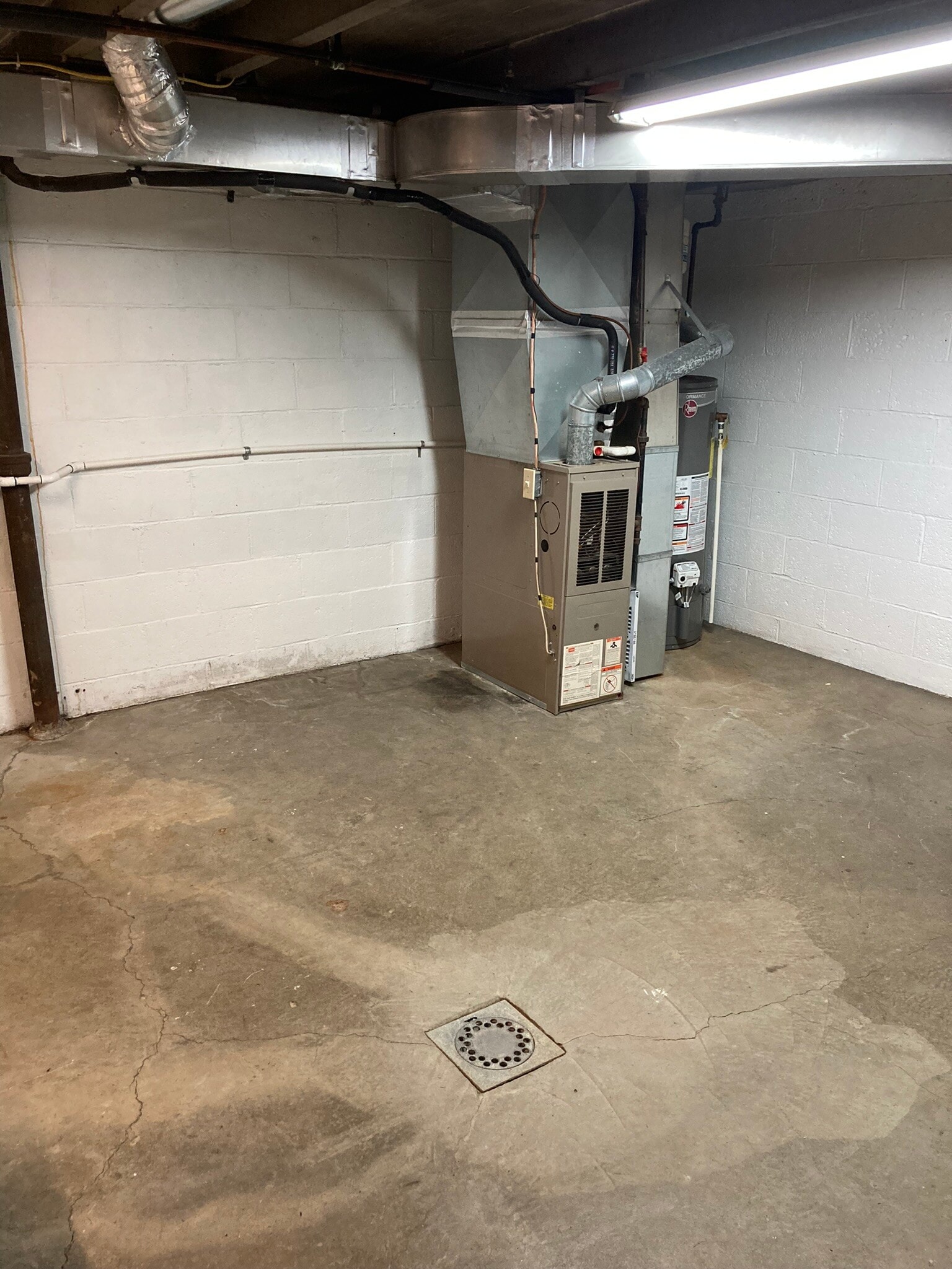 Building Photo - 709 Vallevista Ave