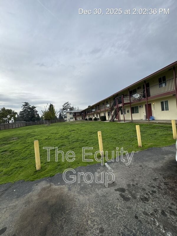 Building Photo - 352 S Blackstone St