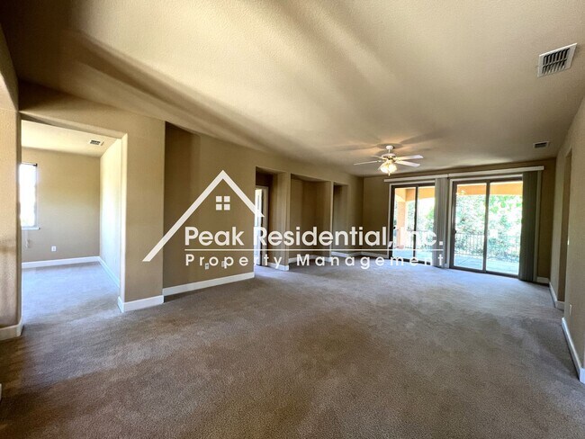 Building Photo - Spacious Anatolia 6bd/3.5ba Home with 5 Car Garage