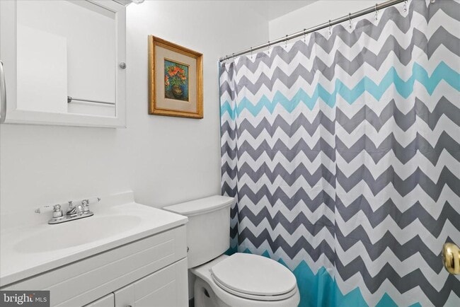 Building Photo - 3838 Glenbrook Rd