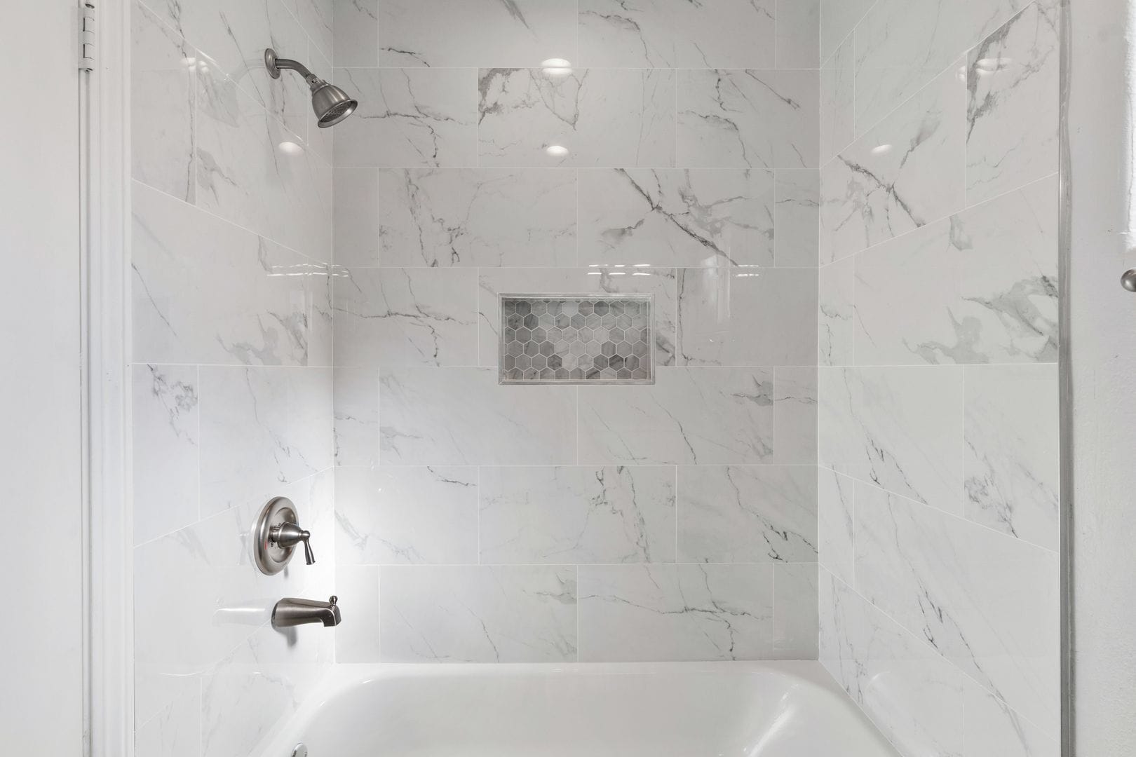 Building Photo - 2884 La Salle Ave