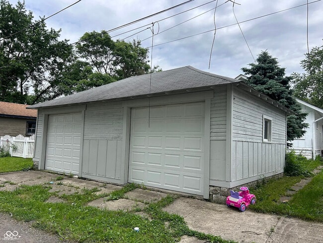 Building Photo - 322 N Oakland Ave