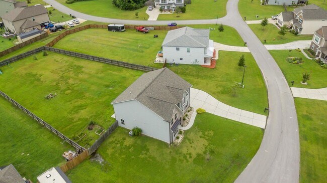 Building Photo - Beautiful home in great neighborhood!