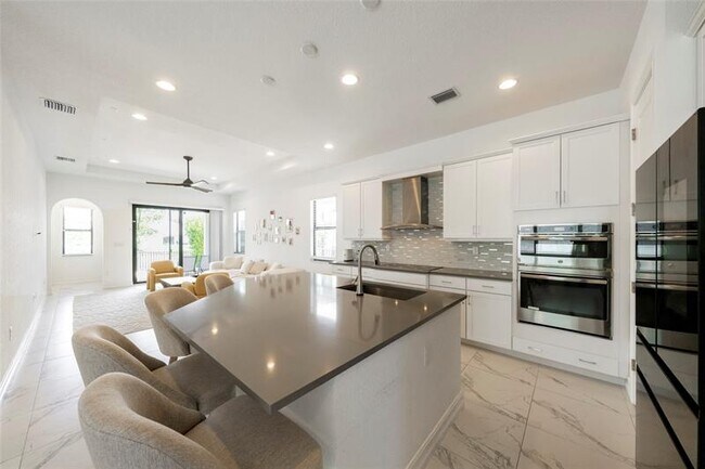 Building Photo - 11843 SW 13th Ct
