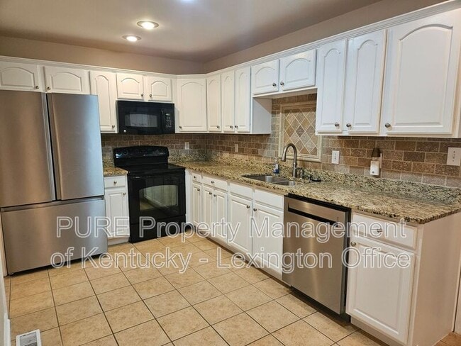 Building Photo - 321 Lebeau Dr