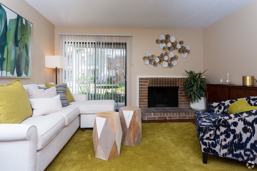 Interior Photo - Raintree