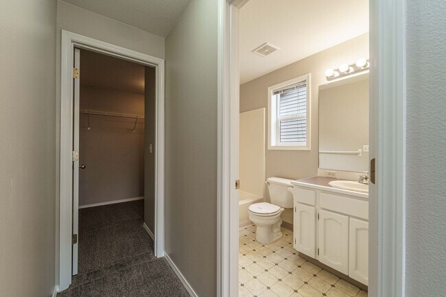 Building Photo - Ask About Specials! A/C Equipped 4 Bedroom 2.5 Bath Located in Desirable Fishers Grove - Union, S...