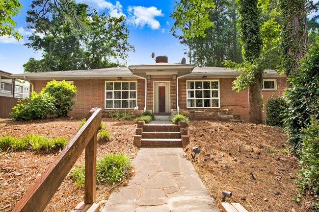 Primary Photo - 105 Pineland Cir
