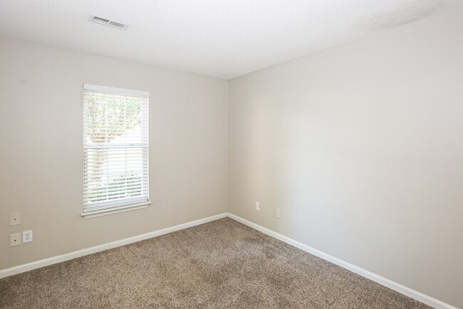 Building Photo - 1059 Chapel Creek Rd
