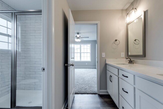 Building Photo - 4 Bedroom Dog Friendly Home For Rent Near Guthrie!